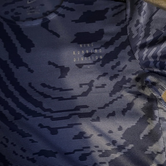 Nike Dri-Fit running shirt - Picture 5 of 5